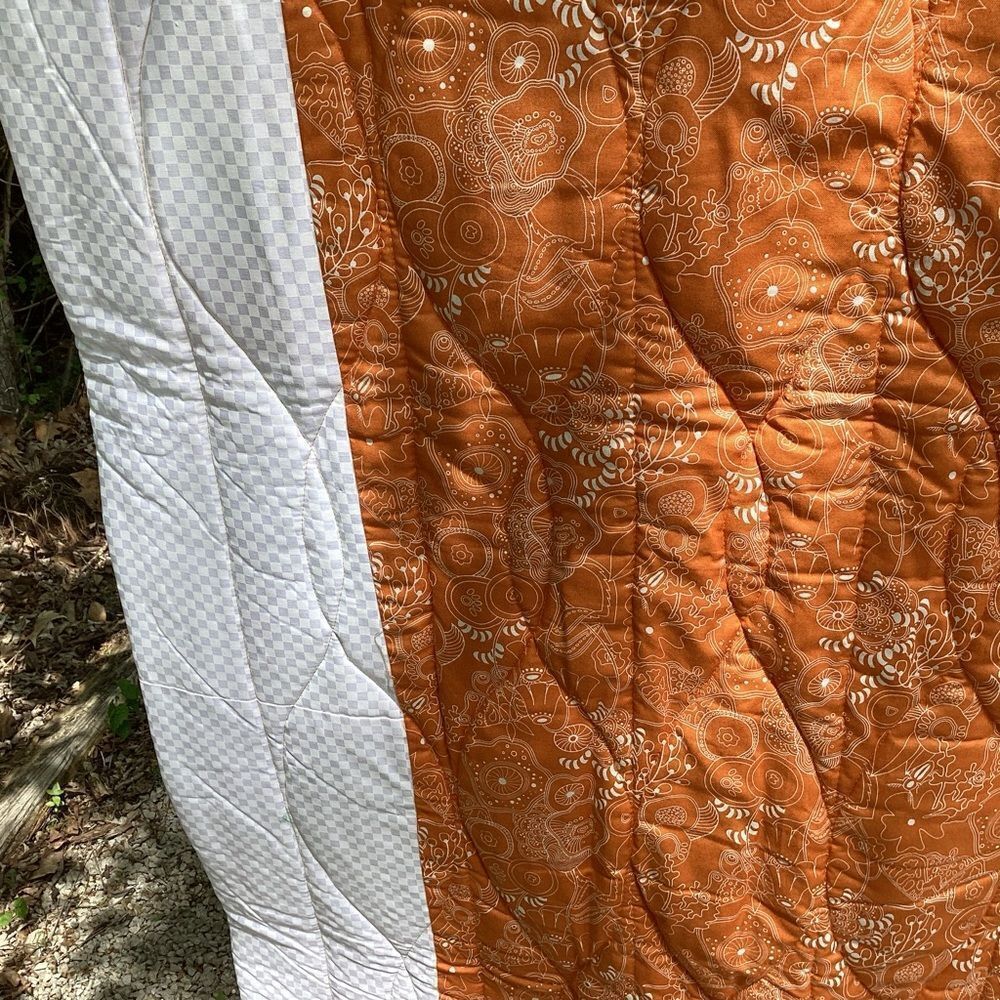 New With Tags. Bright Summer Orange and Green Garden Coin Lap Quilt - Picture 16 of 16